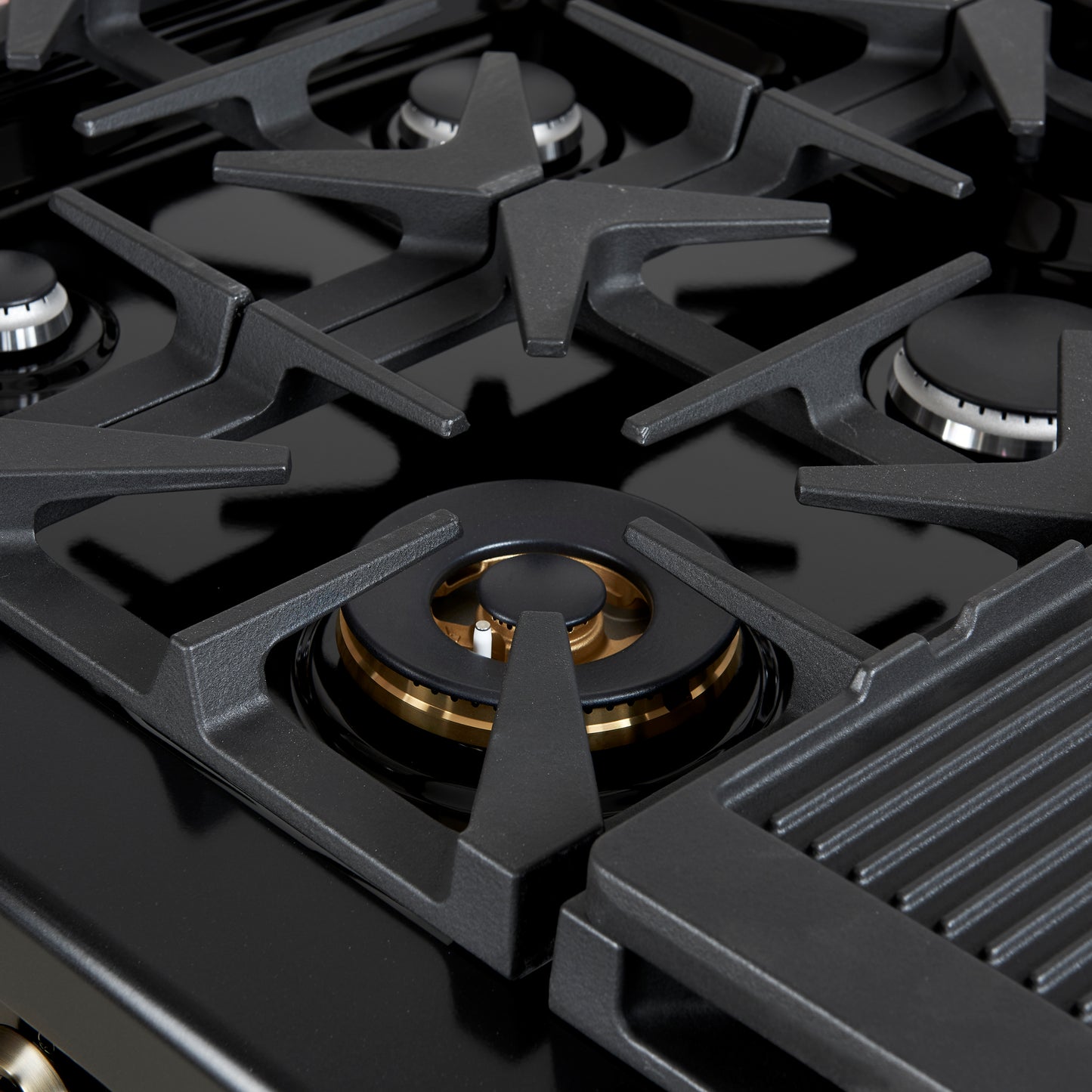 Forno Antico 48-Inch Dual Fuel Range, Black with Antique Brass Finish, 8 Burners, 94,000 BTU, 5.5 cu.ft. Double Ovens & Griddle